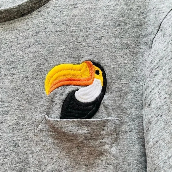 Old Navy - Soft Washed Grey Toucan T-shirt - Picture 5 of 7